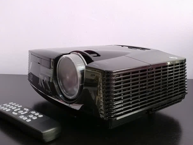 Videoprosjektor Mitsubishi HC400 - DLP HD til leie i Sagene