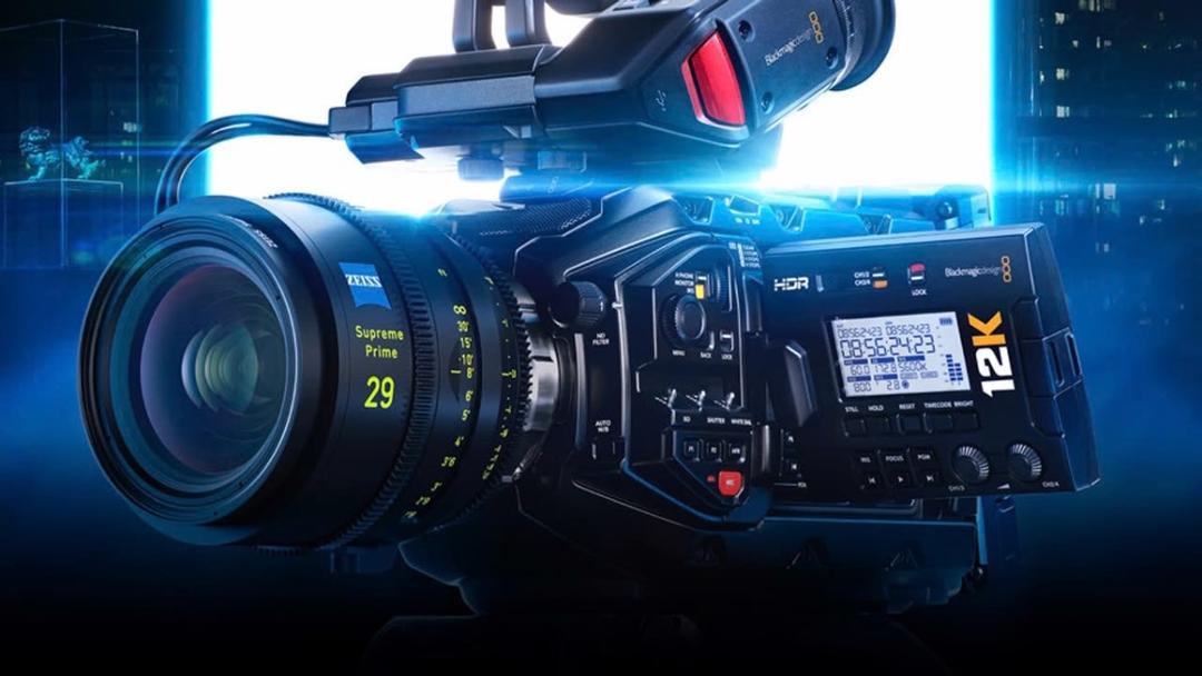 Blackmagic Ursa Pro 12K camera, & 2 pcs. v-lock and 4 pcs T1.5 optics til leie i Oslo (generelt)