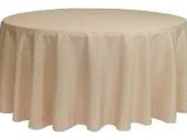 Rund duk 300 cm Farge: Beige (Går helt ned til gulvet hvis bordet er 150 cm) til leie i Søndre Nordstrand
