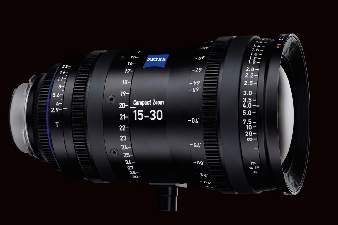 Zeiss Full Frame cine wide angle zoom T2.9 15-30mm