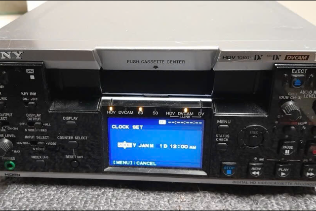 DV-kassettspiller Sony HVR-M25U til leie i Alna