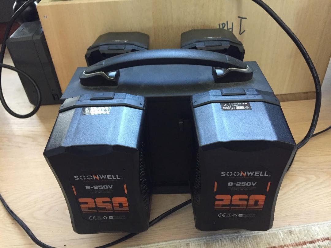 V mount / v lock batteri 250WH, bilde 2 av 7
