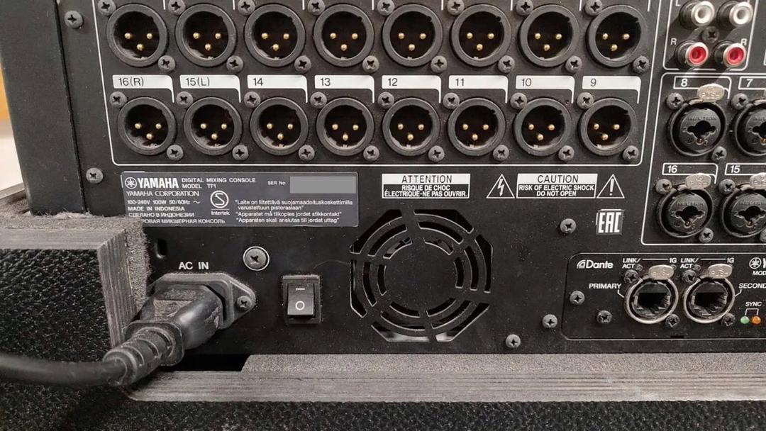 PA Yamaha TF1 & 1 stk. Tio1608 Stage box, bilde 4 av 5