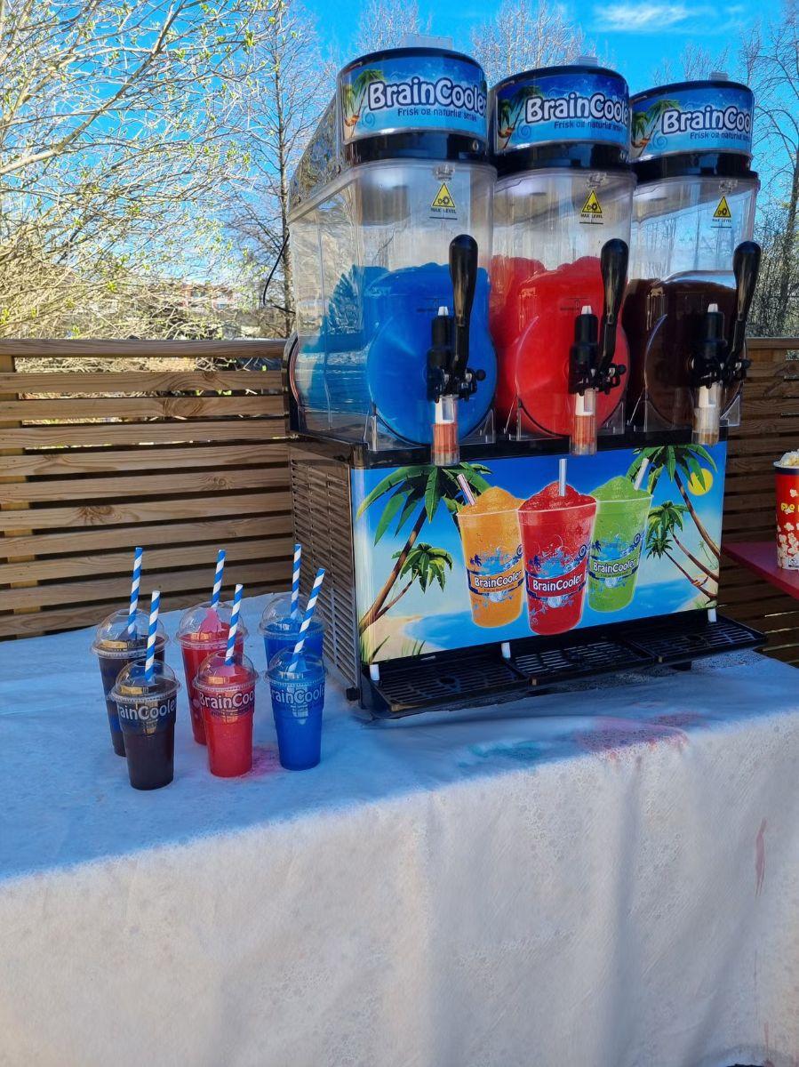 Slushmaskin til leie, perfekt til bursdag og fest (ferdige pakker tilgjengelig), bilde 4 av 5