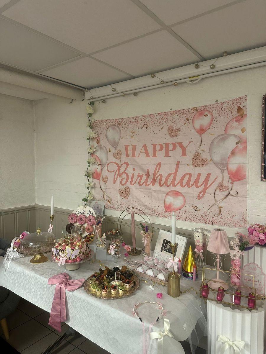 Nydelig bursdagsdekorasjon i rosa – komplett pynt til leie🎀🌸🎀, bilde 4 av 8