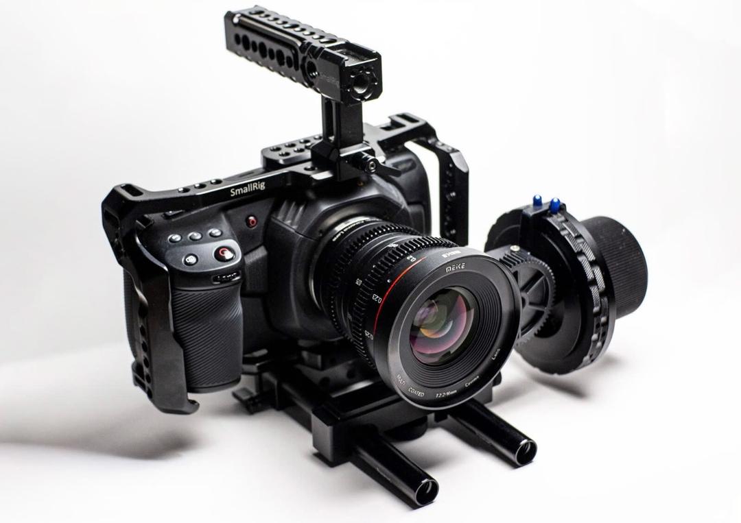 Blackmagic cinema 4k BMPCC4k kamera, 12-60mm, 500Gb Ssd og cage til leie i Oslo (generelt)