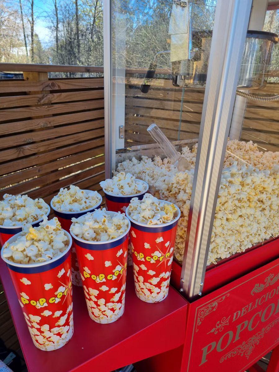 Popcornmaskin til leie, perfekt til bursdag og fest (ferdige pakker mulig), bilde 3 av 4