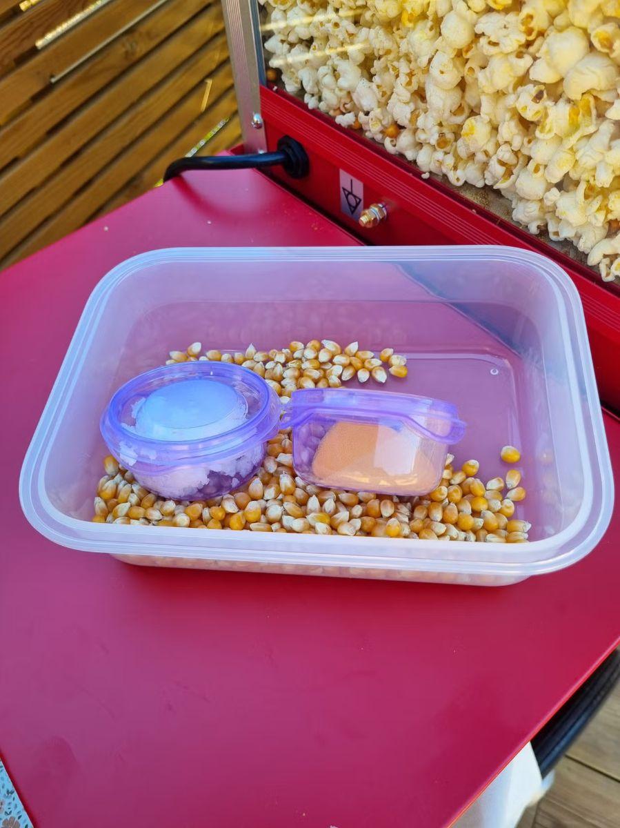 Popcornmaskin til leie, perfekt til bursdag og fest (ferdige pakker mulig), bilde 4 av 4