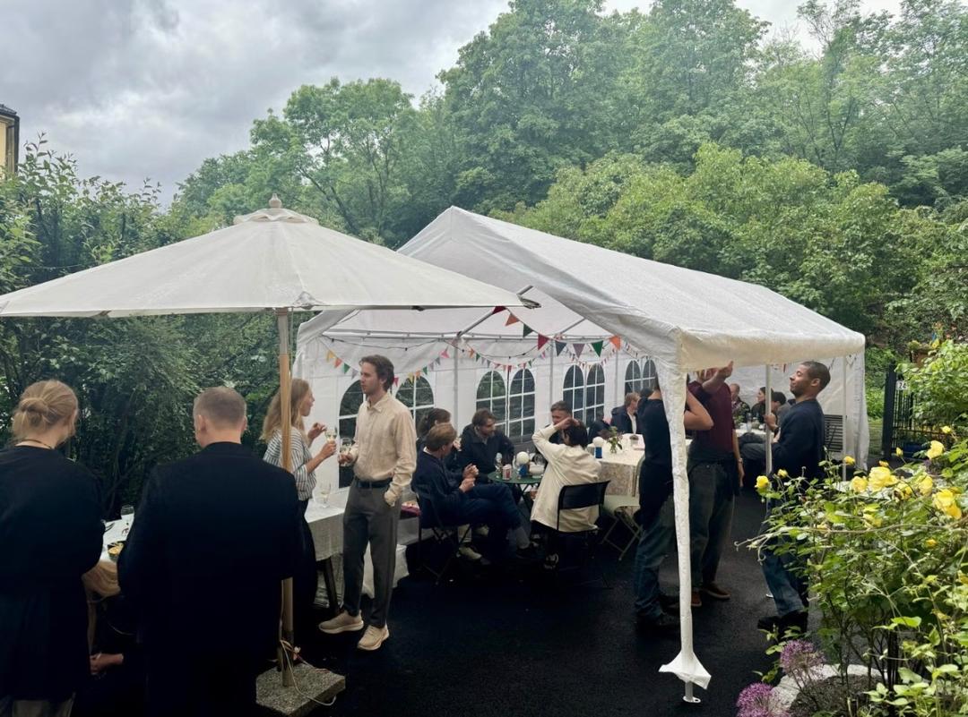Hvitt partytelt med vinduer 3x8m- utleie, bilde 2 av 7