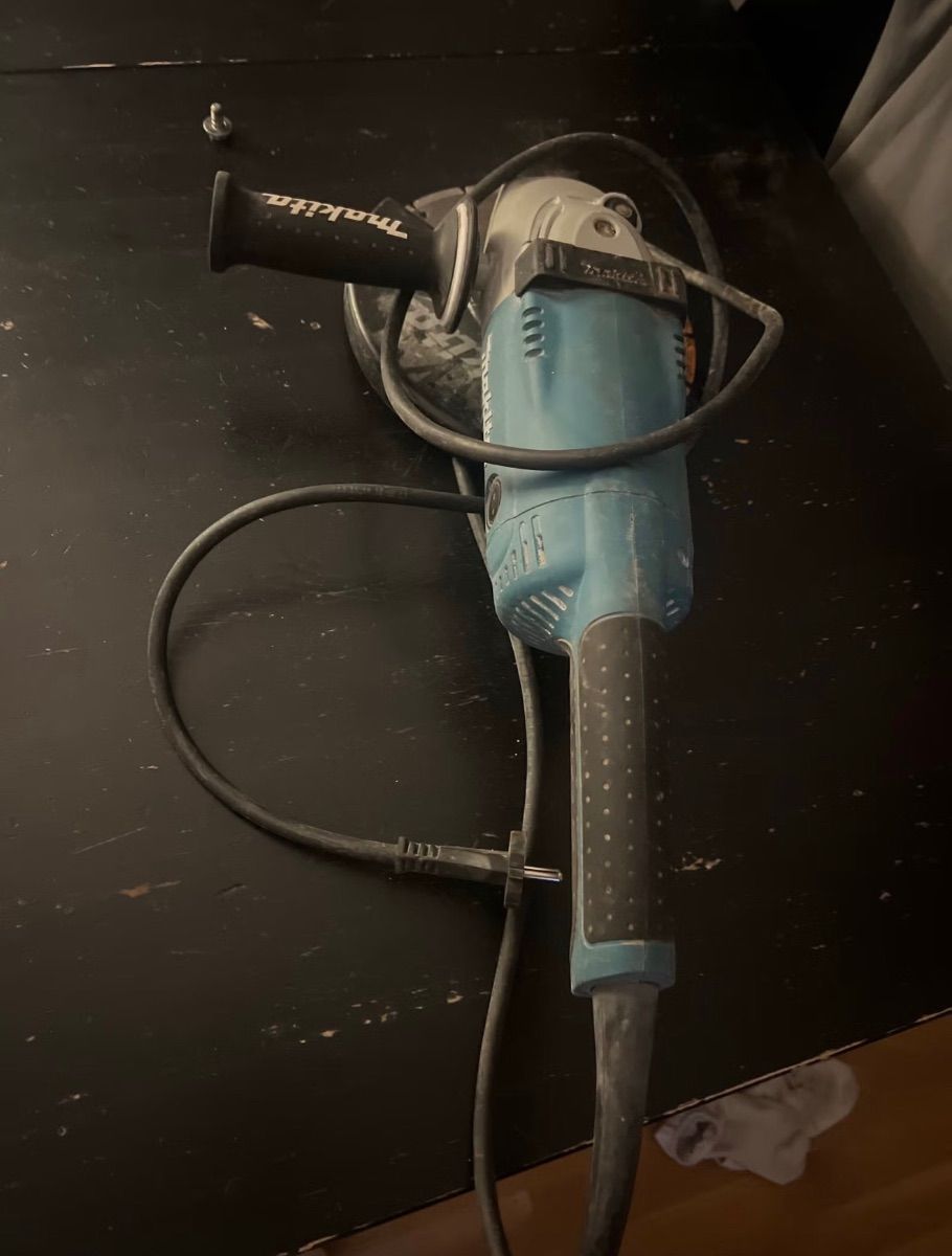 Makita GA9020S vinkelsliper 230mm 2200W til leie i Oslo (generelt)