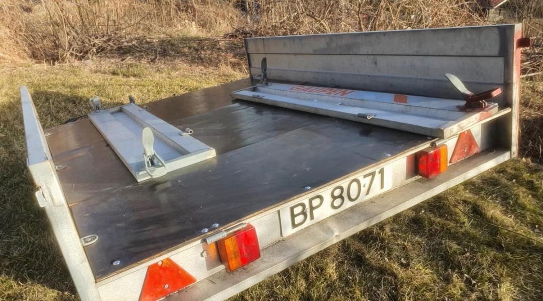 Varehenger med nedfellbare endevegger, bilde 9 av 10