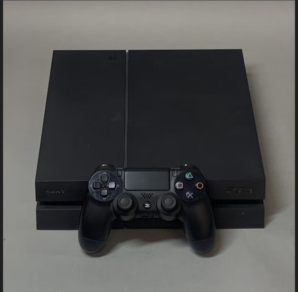 Leier ut Playstation 4 konsoll til leie i Ullern