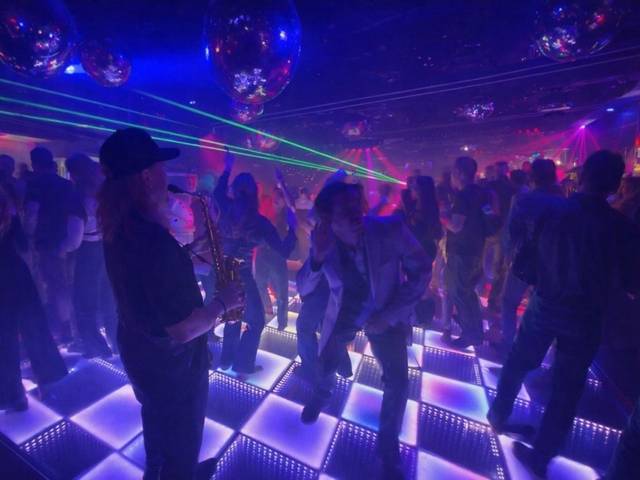 Lysende dansegulv til leie i Alna